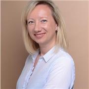 Englisch Tutor, der Kinder von 6 bis 11 Jahren Alt Gruppe unterrichtet